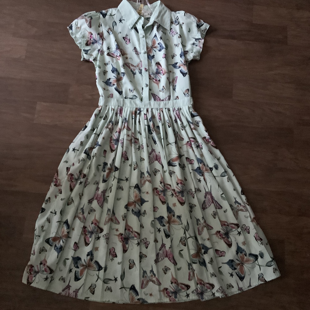 Boutique short sleeves dress with butterfly patterns